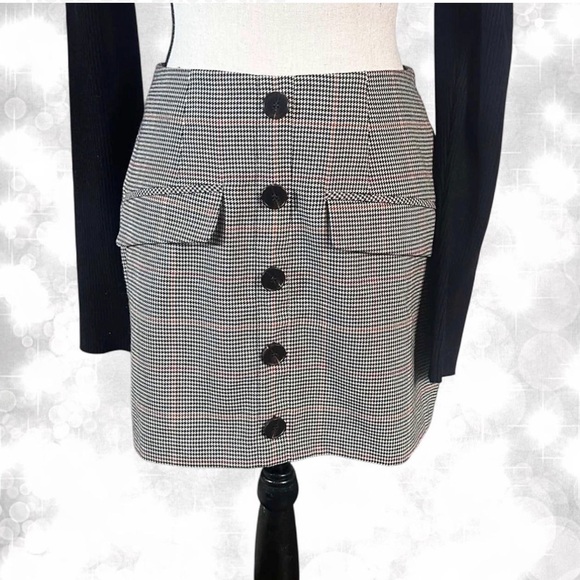 Forever 21 Dresses & Skirts - Forever 21 Classic Black and White Houndstooth Skirt